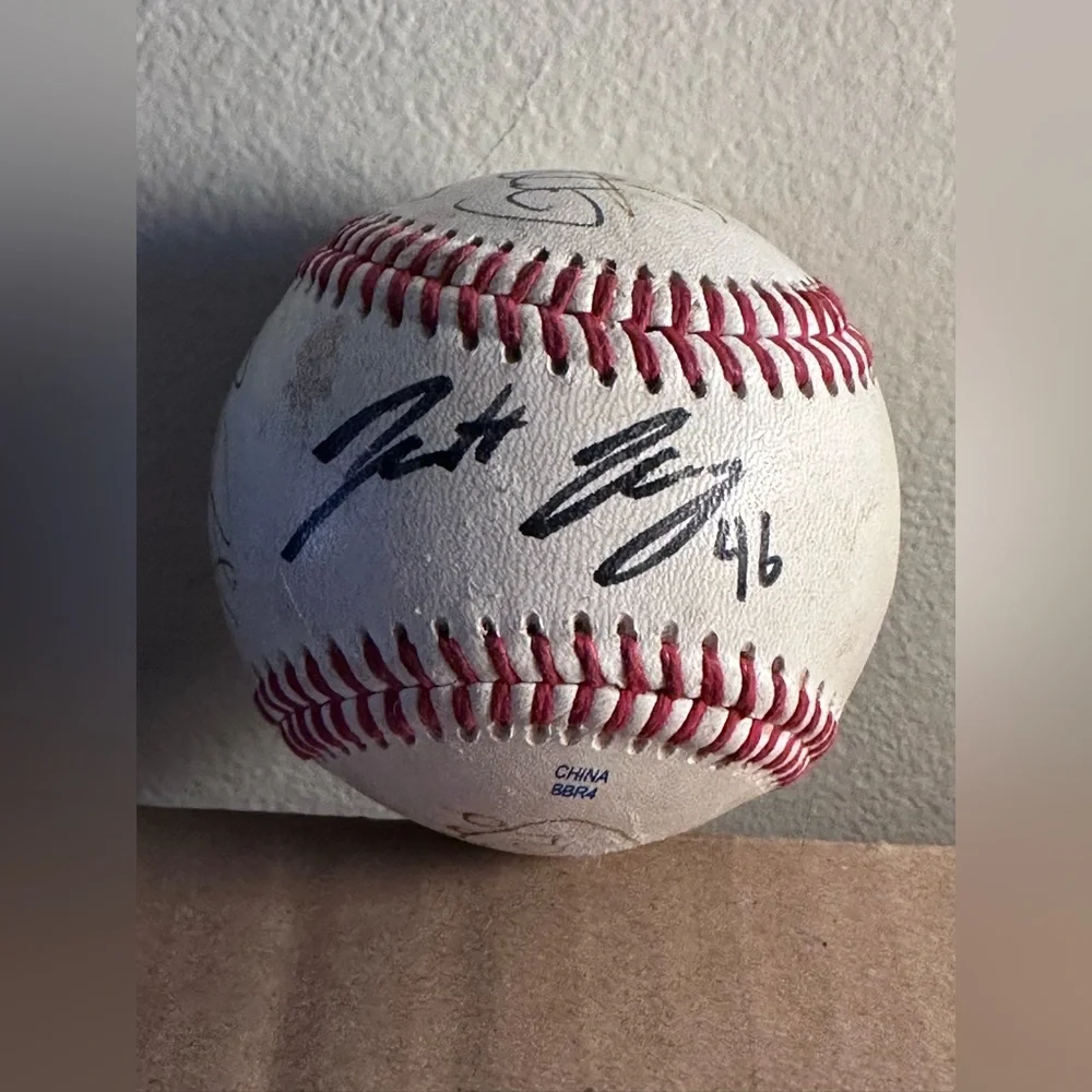 MYSTERY AUTOGRAPHED Baseball please read below 👇many autographs one ball